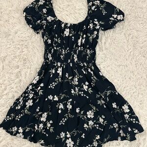Hollister Women’s Floral Navy Blue and White Skort Dress